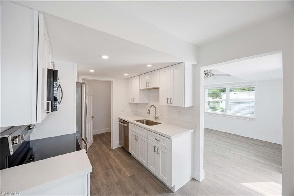 910 Fitzhugh ST, SANIBEL FL 33957-17