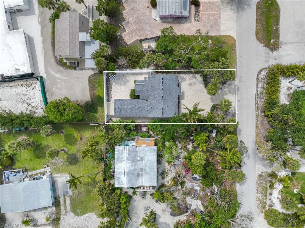 910 Fitzhugh ST, SANIBEL FL 33957-36