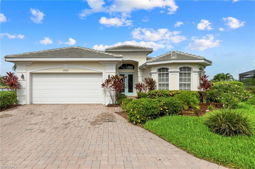 4924 Sedgewood LN, NAPLES FL 34112-1