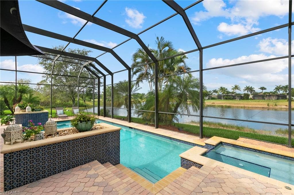 4924 Sedgewood LN, NAPLES FL 34112-9