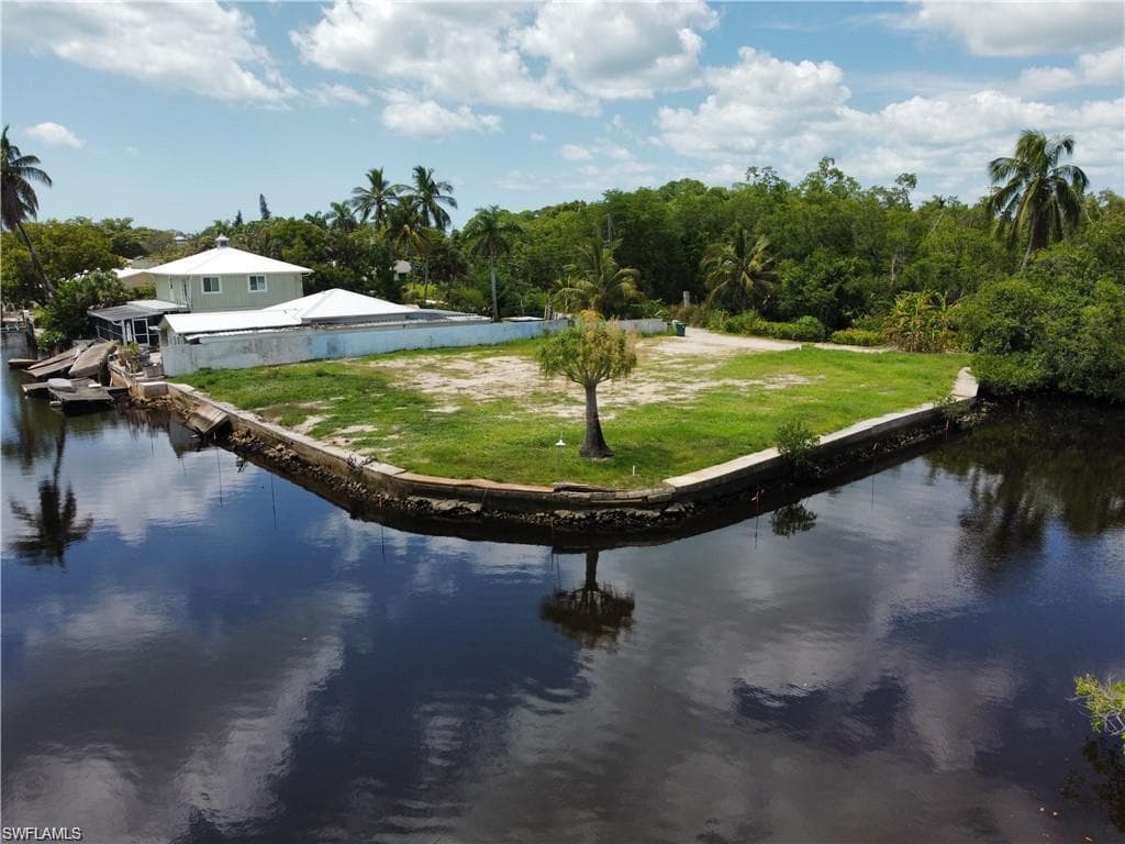 1550 13th AVE N, NAPLES FL 34102-4