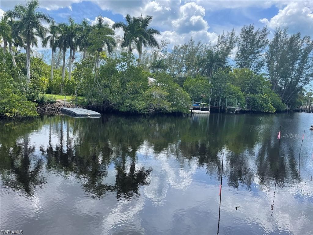 1550 13th AVE N, NAPLES FL 34102-10