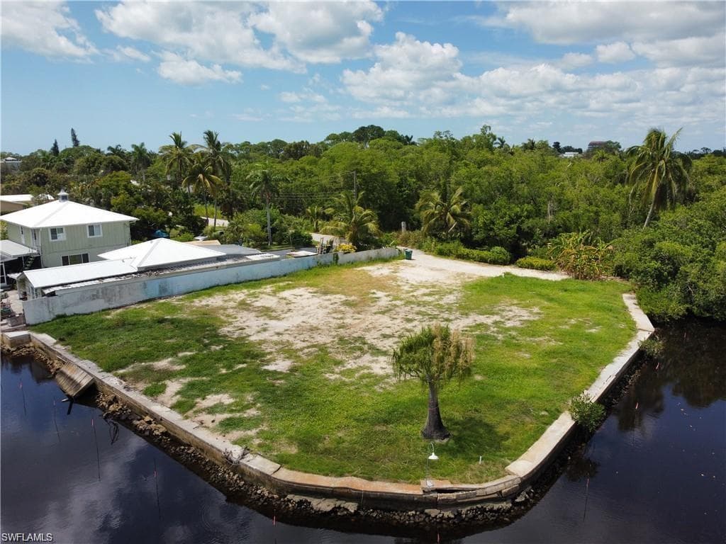 1550 13th AVE N, NAPLES FL 34102-3