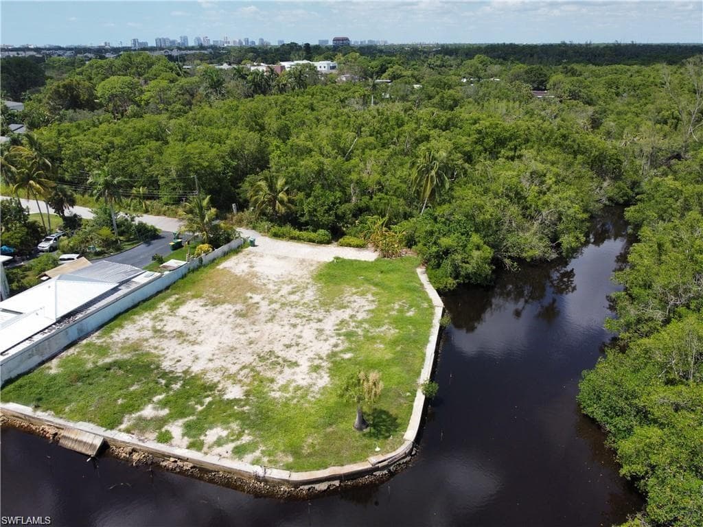 1550 13th AVE N, NAPLES FL 34102-7