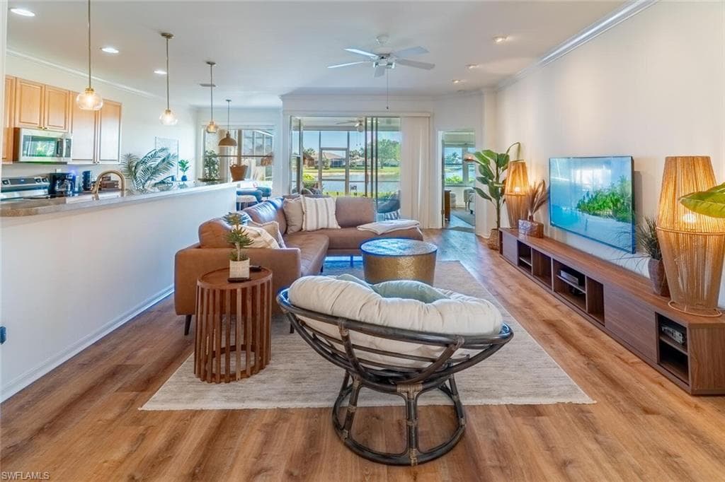 1896 Crestview WAY, NAPLES FL 34119-3