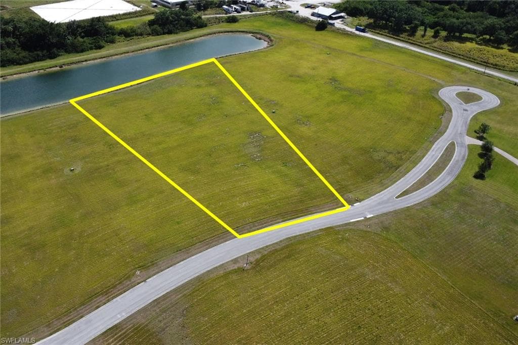 22728 Yellow Button LN, ALVA FL 33920-2