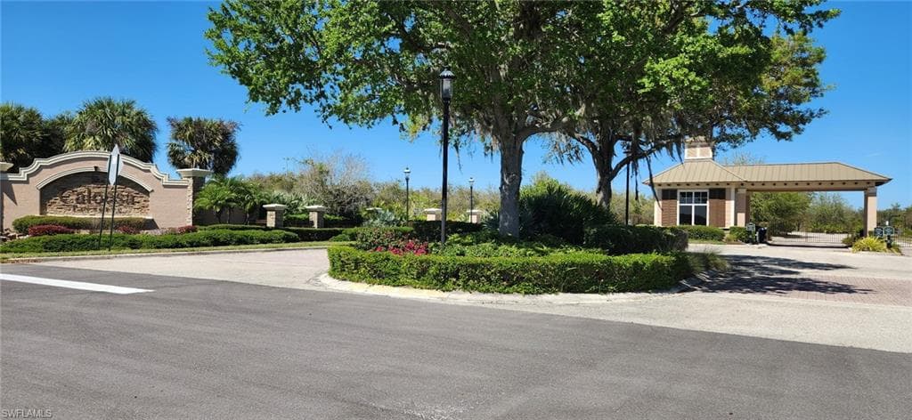 22728 Yellow Button LN, ALVA FL 33920-9