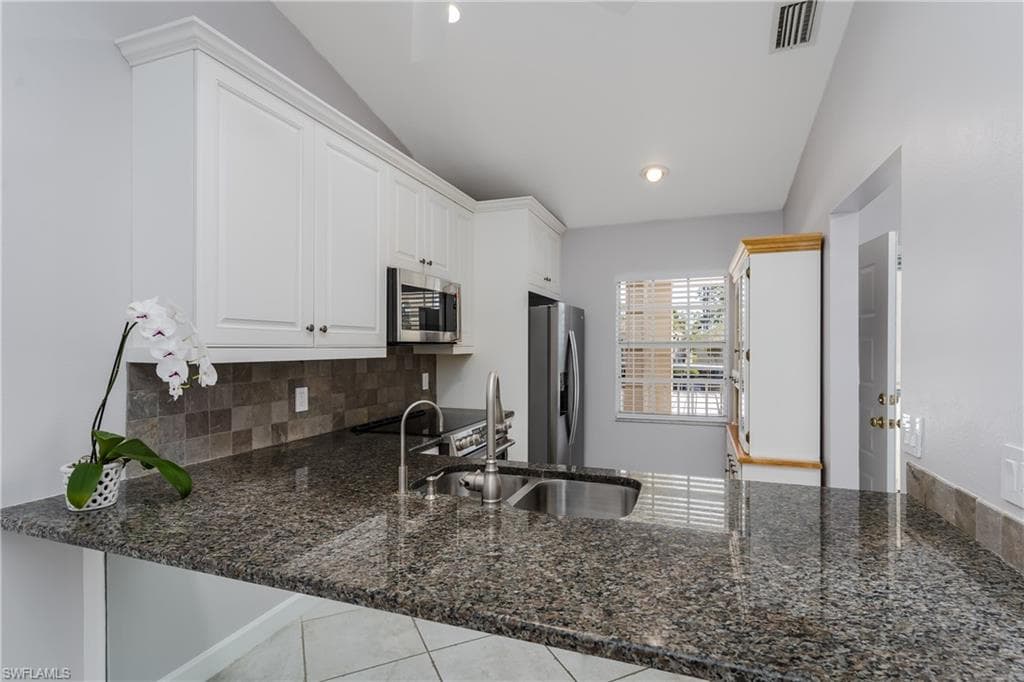 1706 Kings Lake BLVD # 203, NAPLES FL 34112-4