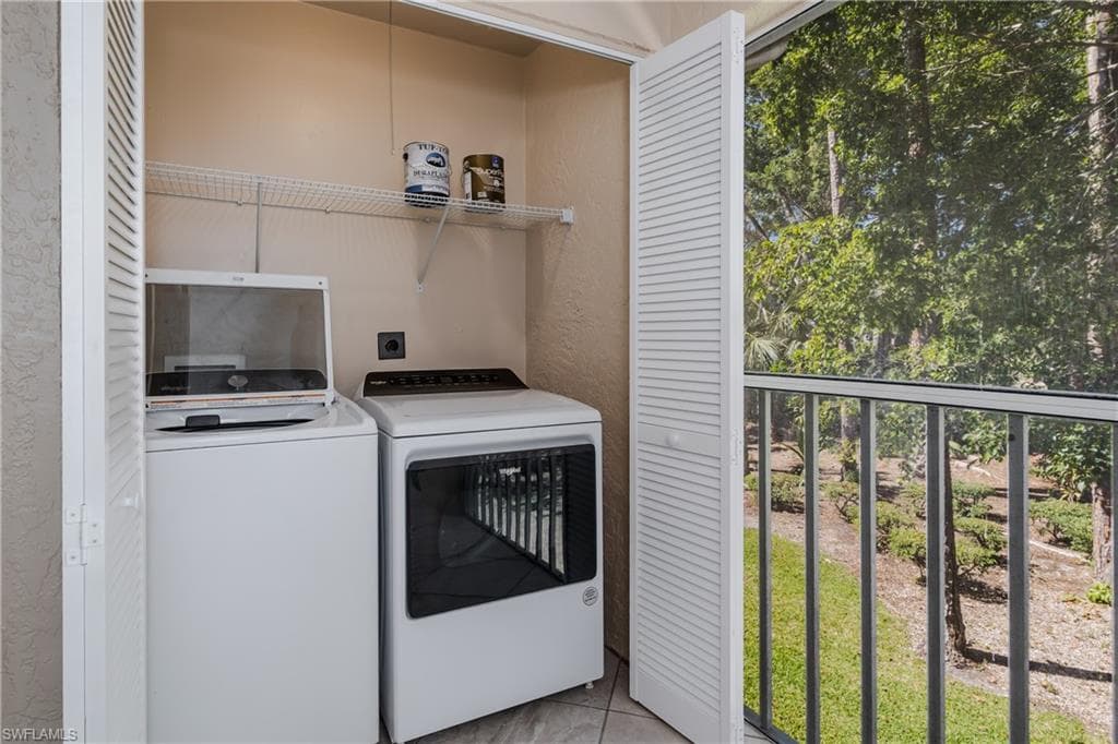 1706 Kings Lake BLVD # 203, NAPLES FL 34112-19