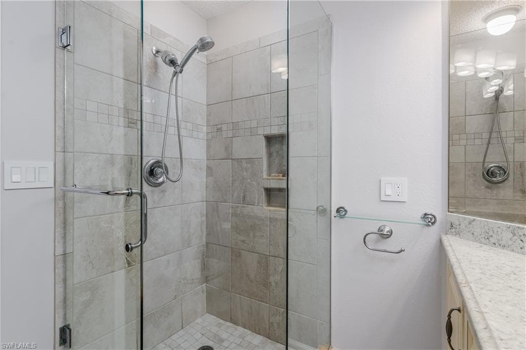 1706 Kings Lake BLVD # 203, NAPLES FL 34112-14