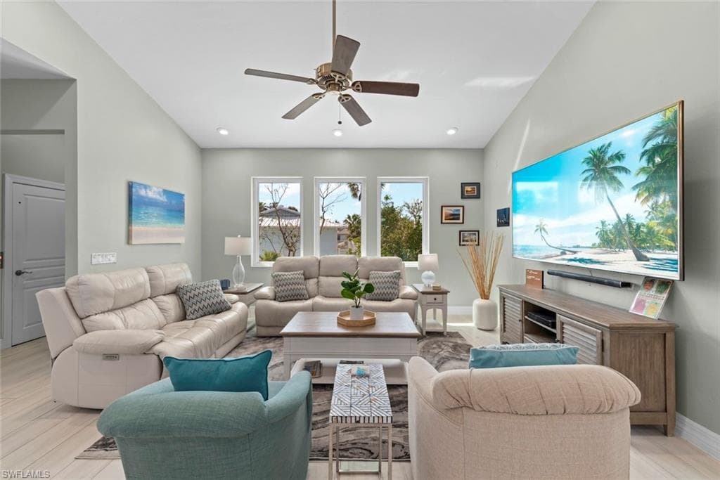 6450 Pine AVE, SANIBEL FL 33957-22