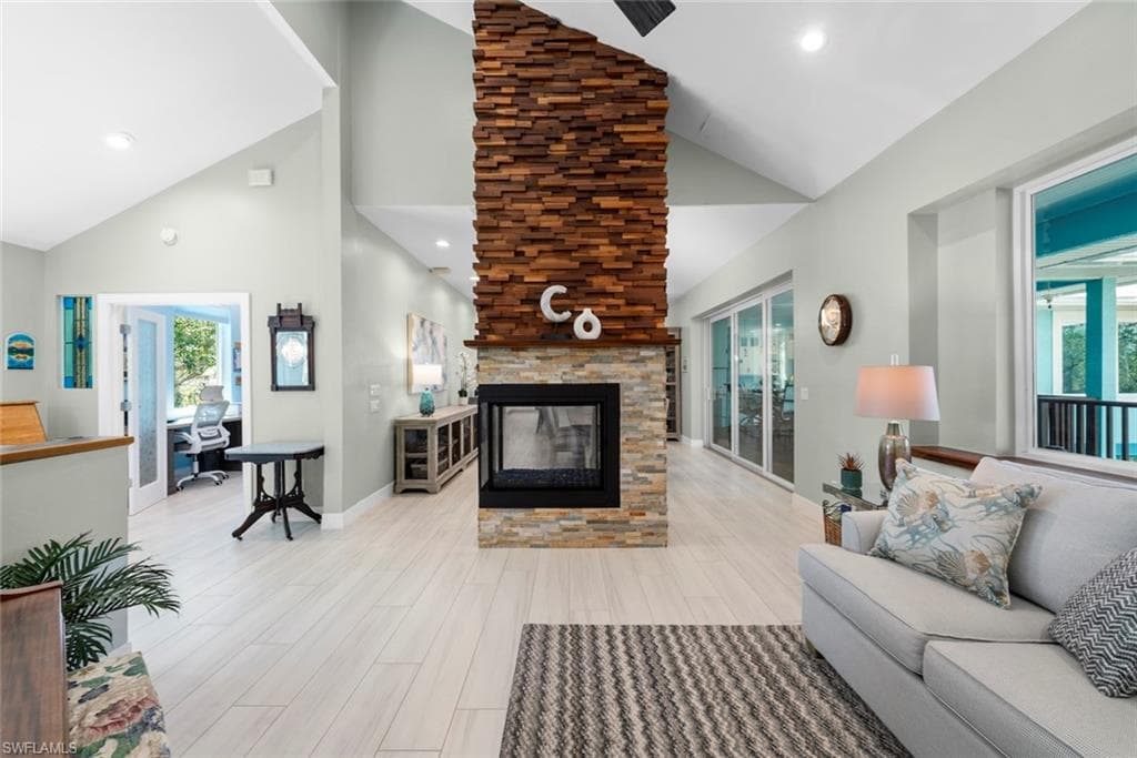 6450 Pine AVE, SANIBEL FL 33957-16