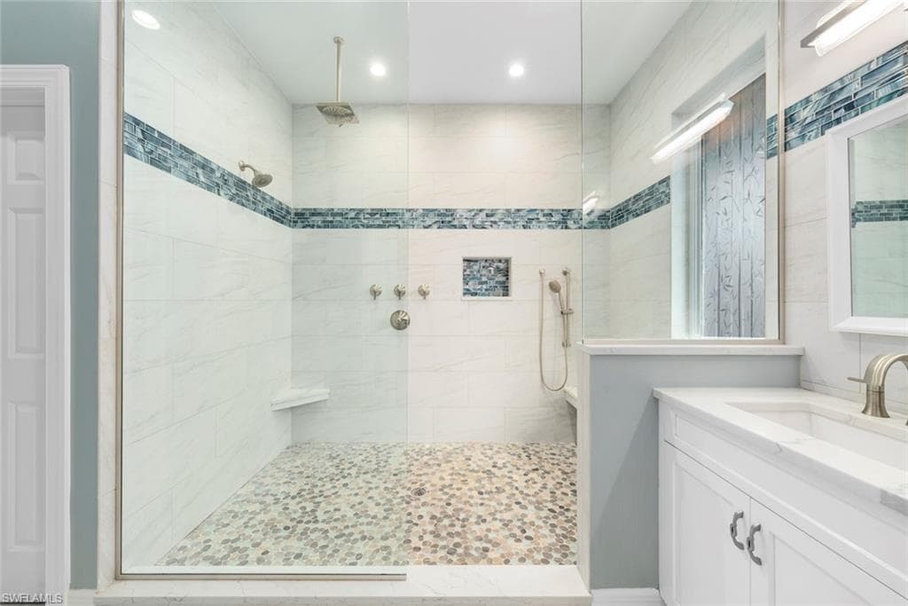 6450 Pine AVE, SANIBEL FL 33957-27