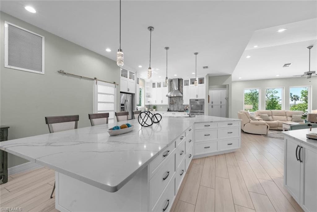 6450 Pine AVE, SANIBEL FL 33957-4