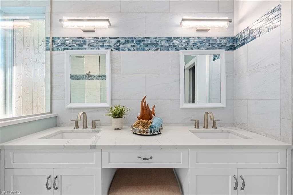 6450 Pine AVE, SANIBEL FL 33957-29