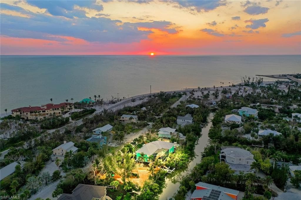 6450 Pine AVE, SANIBEL FL 33957-38