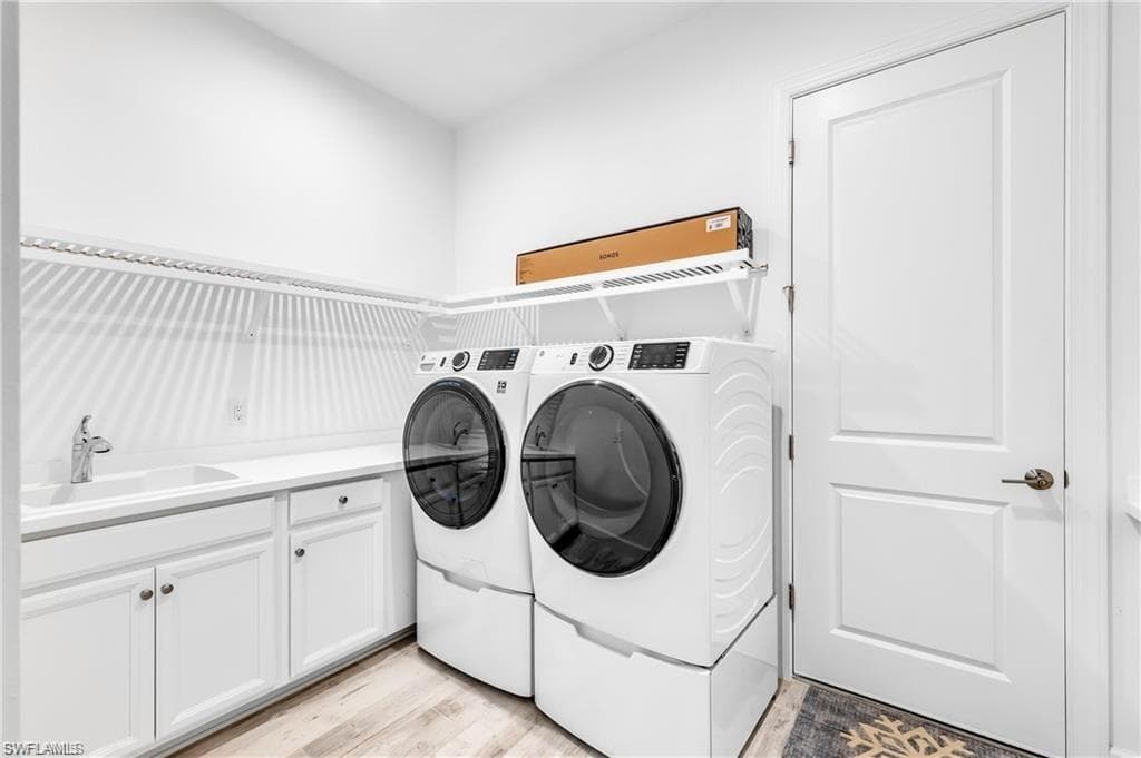 8911 Cappello CT, NAPLES FL 34119-19