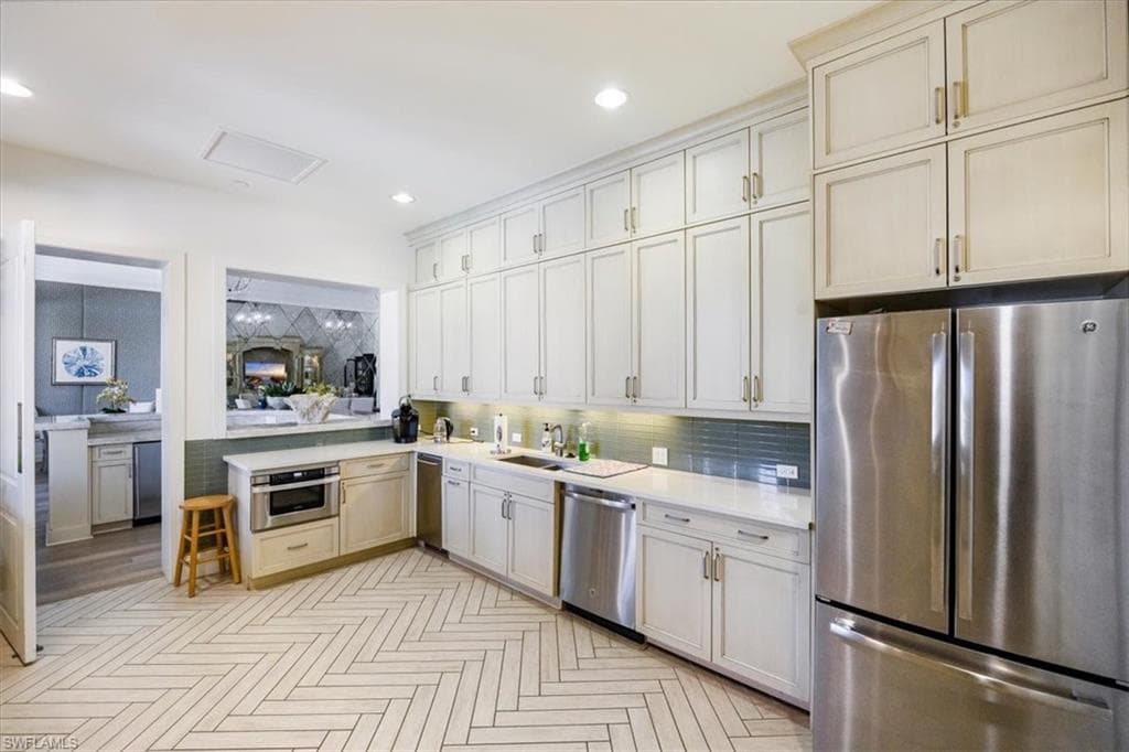 13458 Sumter LN, NAPLES FL 34109-32