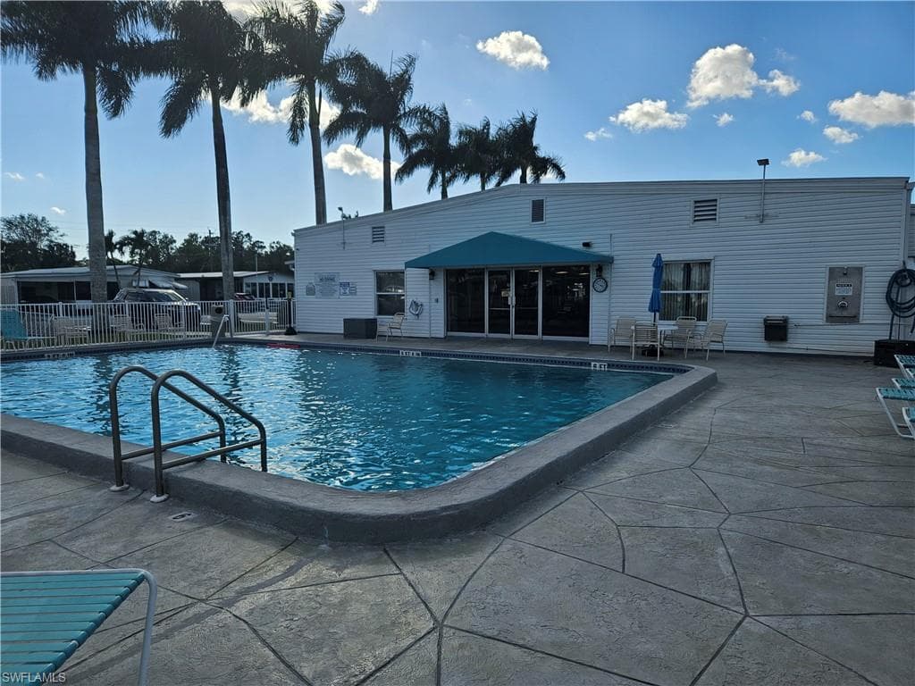 4 Onyx DR # 4O, NAPLES FL 34114-23