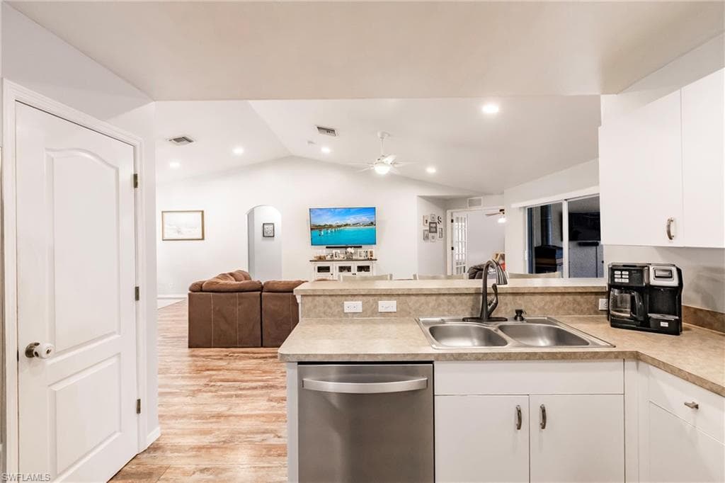 324 Parkdale BLVD-12