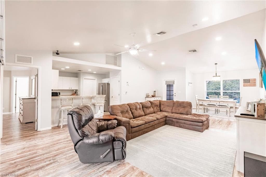 324 Parkdale BLVD-6