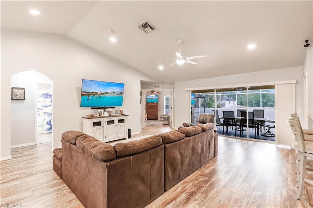 324 Parkdale BLVD-4