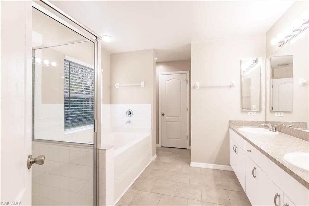 324 Parkdale BLVD-19