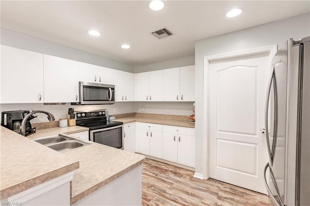 324 Parkdale BLVD-9