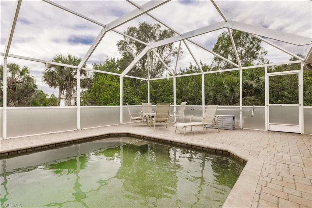 324 Parkdale BLVD-38