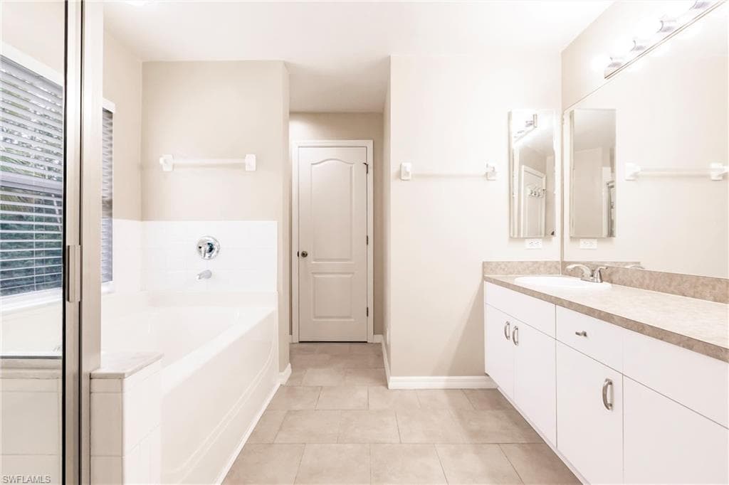 324 Parkdale BLVD-20