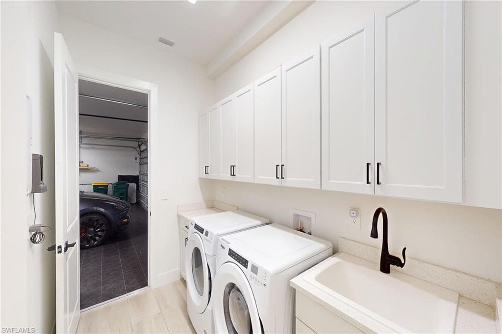 3697 Sapphire Cove CIR, NAPLES FL 34114-32