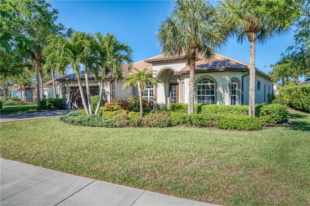 379 Cypress WAY W, NAPLES FL 34110-1