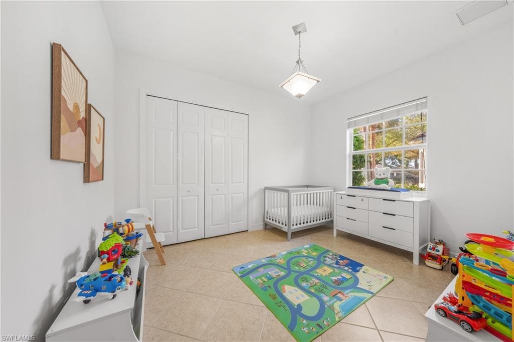 379 Cypress WAY W, NAPLES FL 34110-41