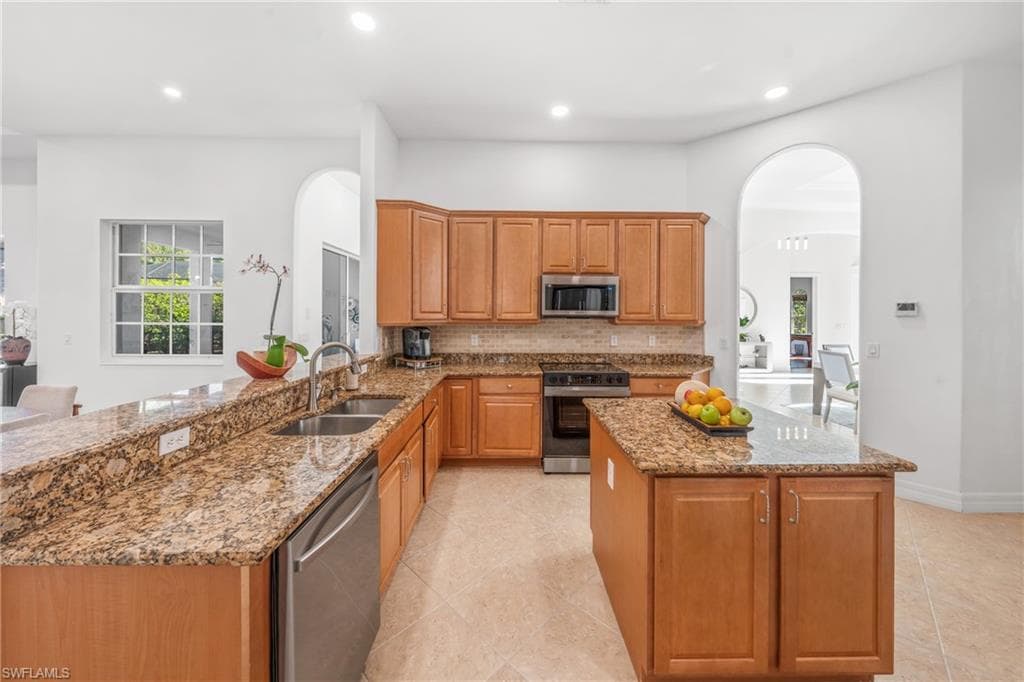 379 Cypress WAY W, NAPLES FL 34110-16