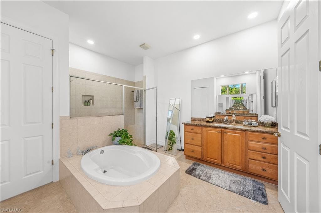 379 Cypress WAY W, NAPLES FL 34110-35