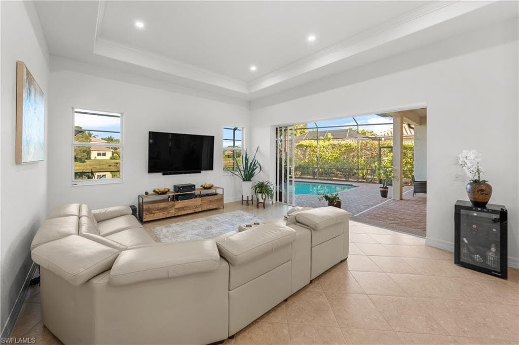 379 Cypress WAY W, NAPLES FL 34110-19