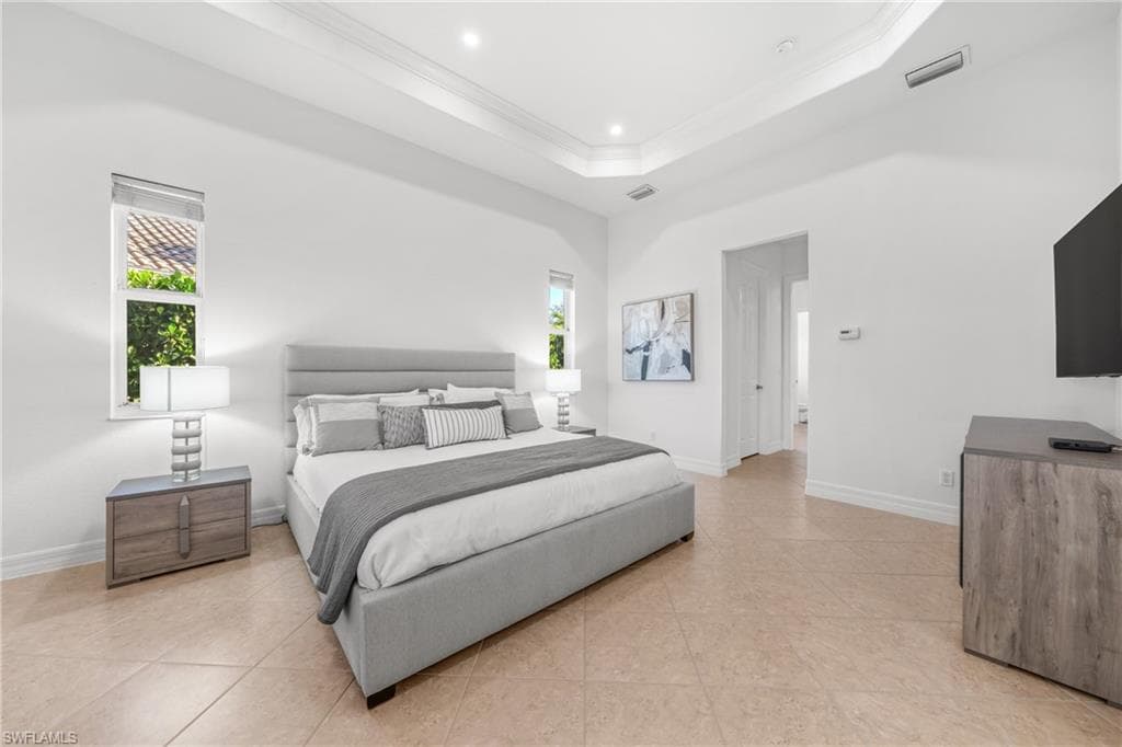 379 Cypress WAY W, NAPLES FL 34110-33