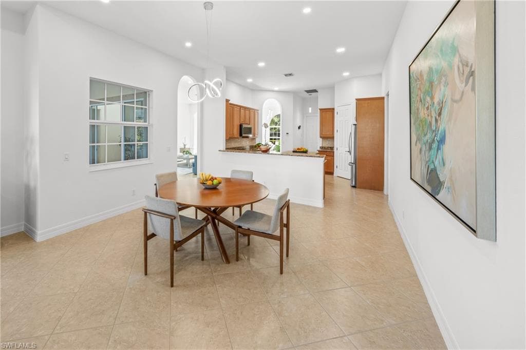 379 Cypress WAY W, NAPLES FL 34110-17