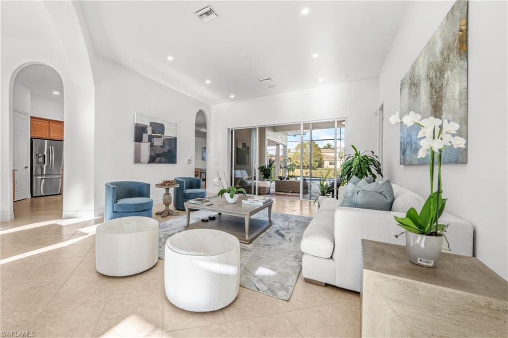 379 Cypress WAY W, NAPLES FL 34110-10