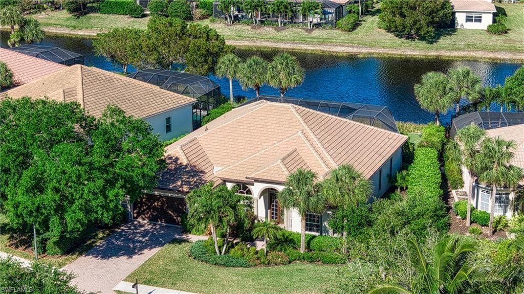 379 Cypress WAY W, NAPLES FL 34110-3