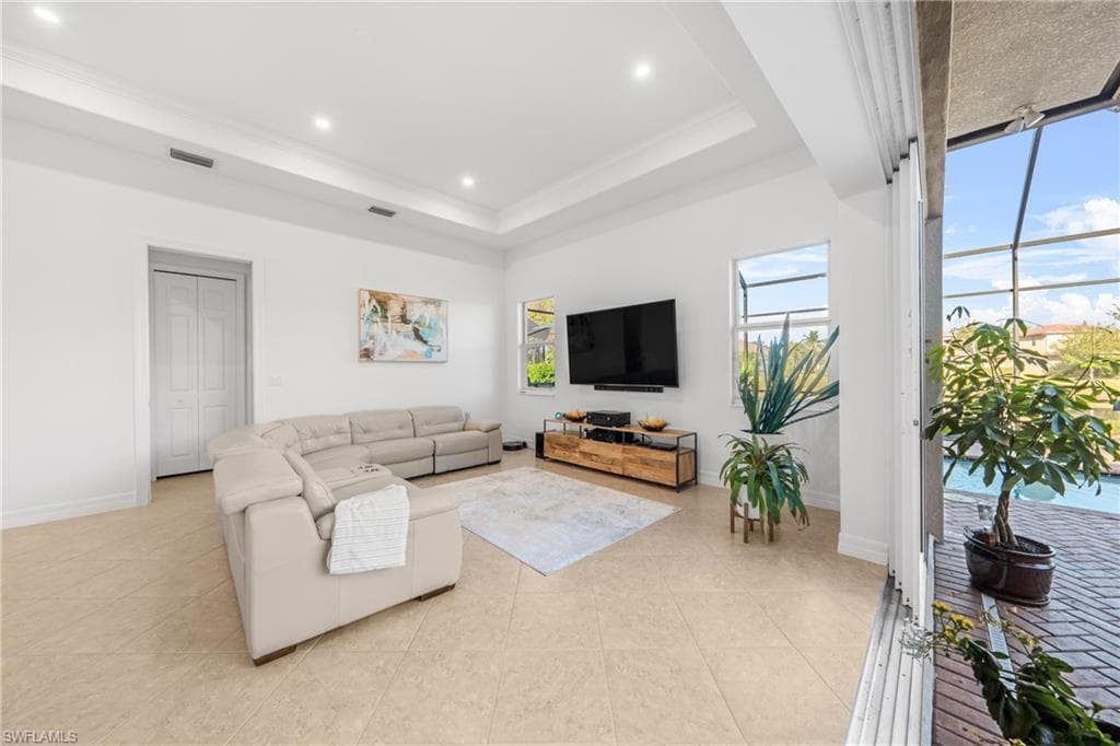 379 Cypress WAY W, NAPLES FL 34110-20