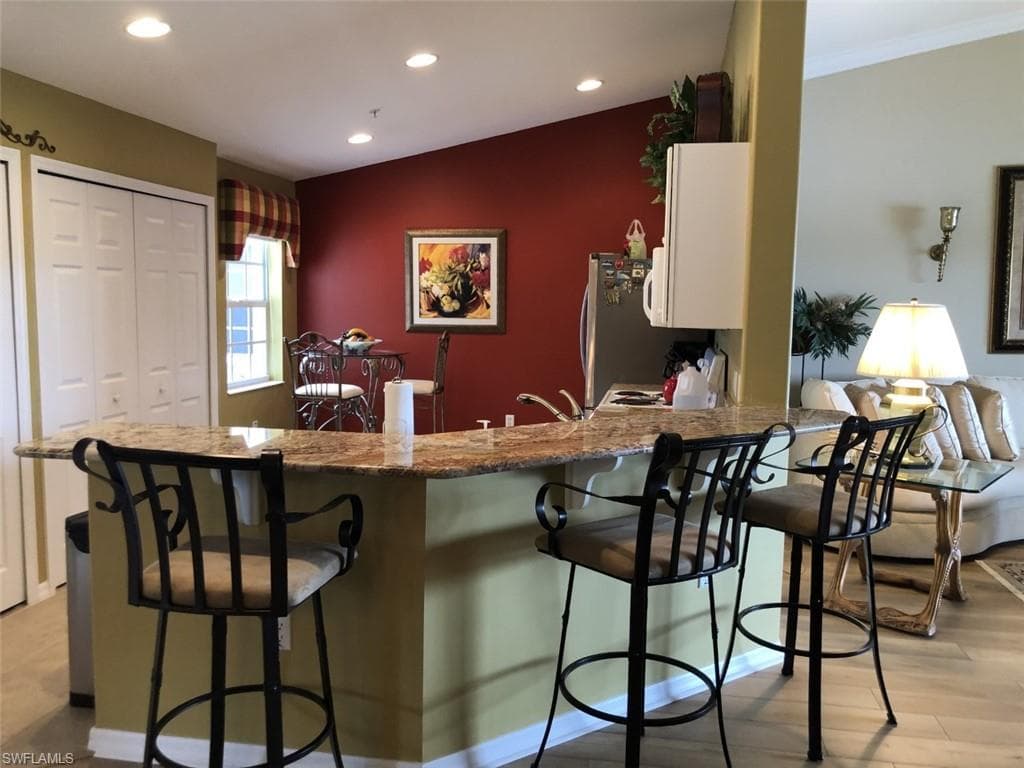 1380 Tiffany LN # 2204, NAPLES FL 34105-5