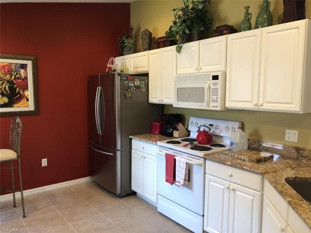 1380 Tiffany LN # 2204, NAPLES FL 34105-4