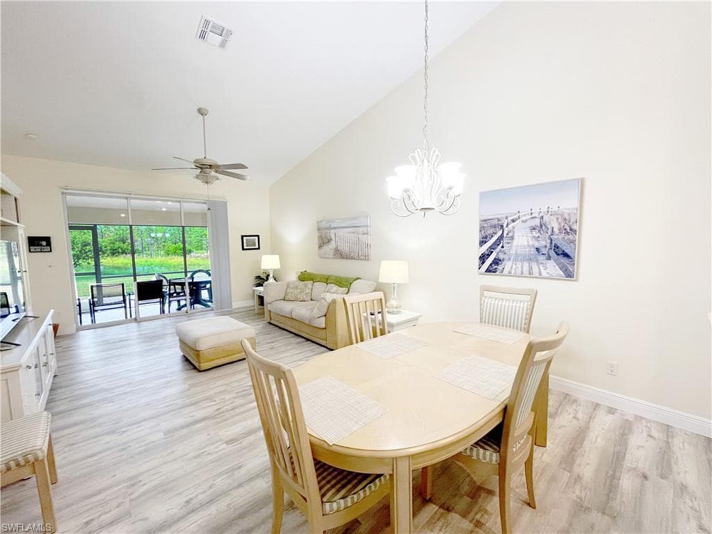 5390 Whitten DR, NAPLES FL 34104-5