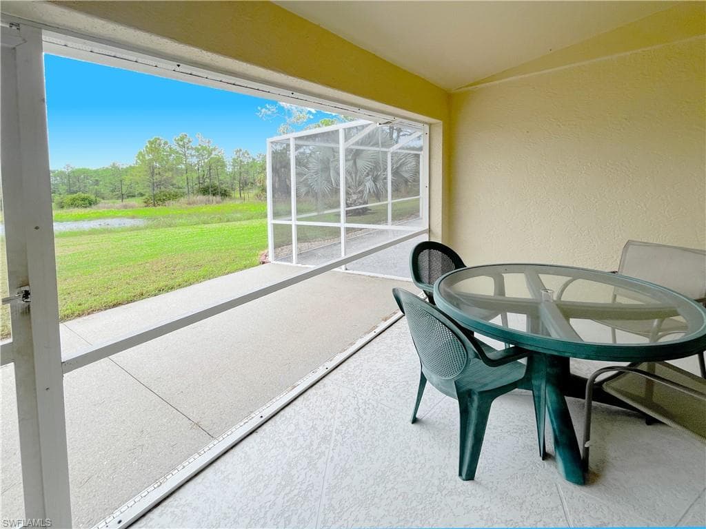 5390 Whitten DR, NAPLES FL 34104-15