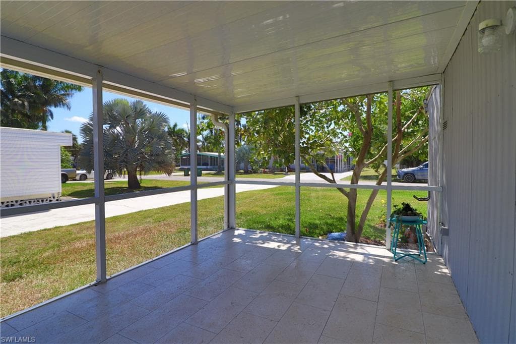 221 Grassy Key LN # 174, NAPLES FL 34114-17