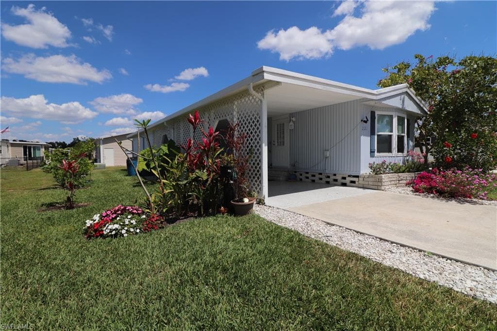 221 Grassy Key LN # 174, NAPLES FL 34114-43