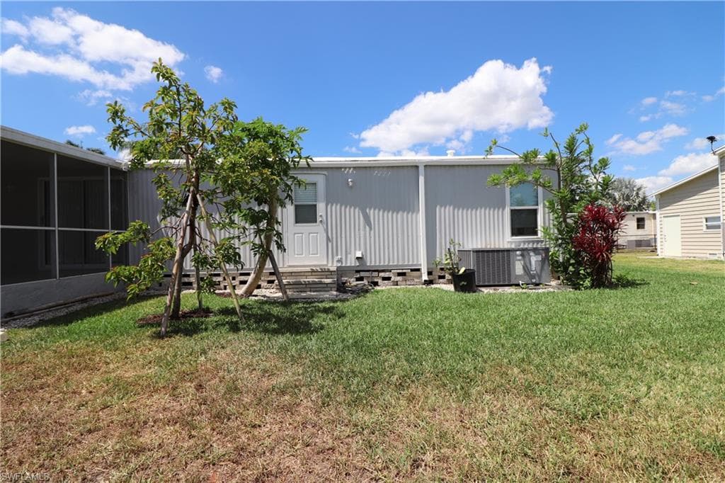 221 Grassy Key LN # 174, NAPLES FL 34114-3
