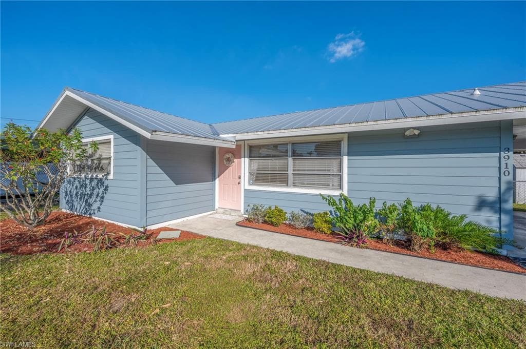 3910 14th ST N, NAPLES FL 34103-1