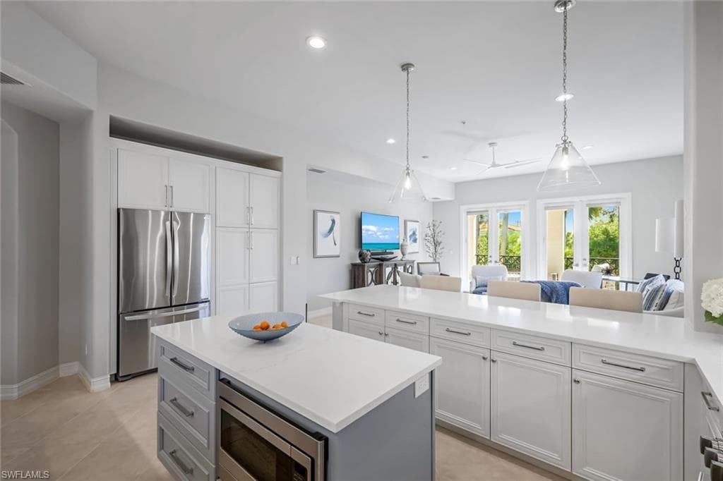 2851 Tiburon BLVD E # 103, NAPLES FL 34109-8